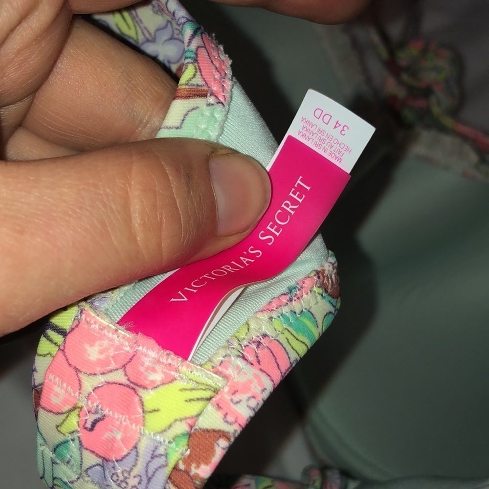 Victoria’s Secret floral bikini top size 34DD swim suit top bikini top V… - Picture 6 of 6